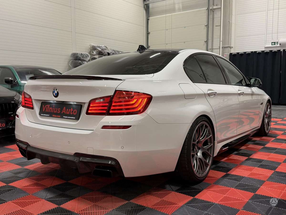 BMW 550, 4.4 l., Седан