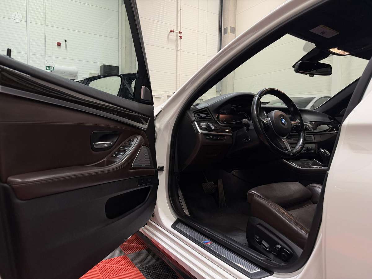 BMW 550, 4.4 l., Седан