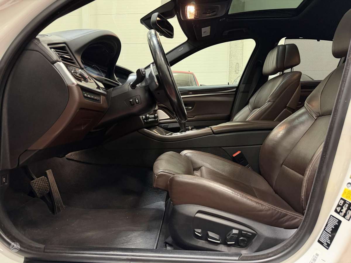 BMW 550, 4.4 l., Седан