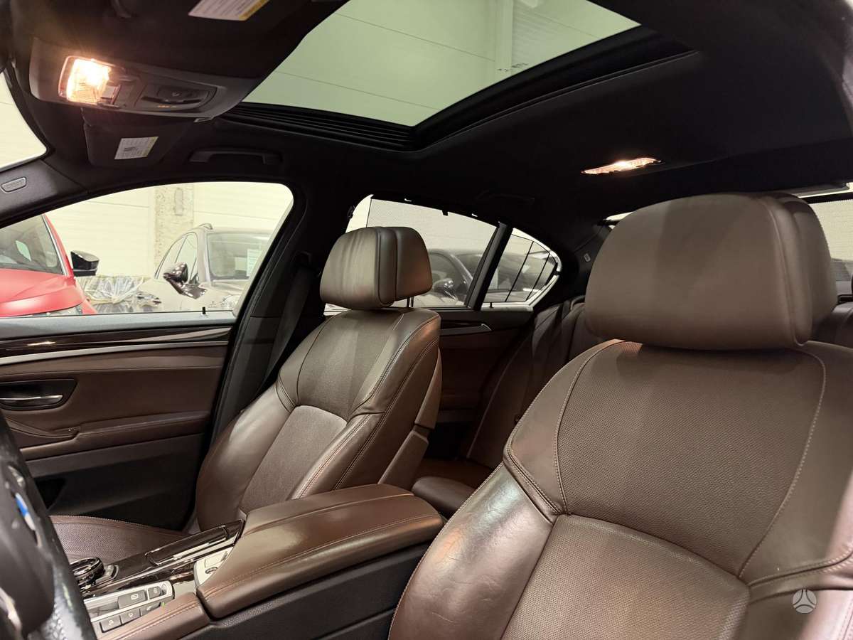BMW 550, 4.4 l., Седан