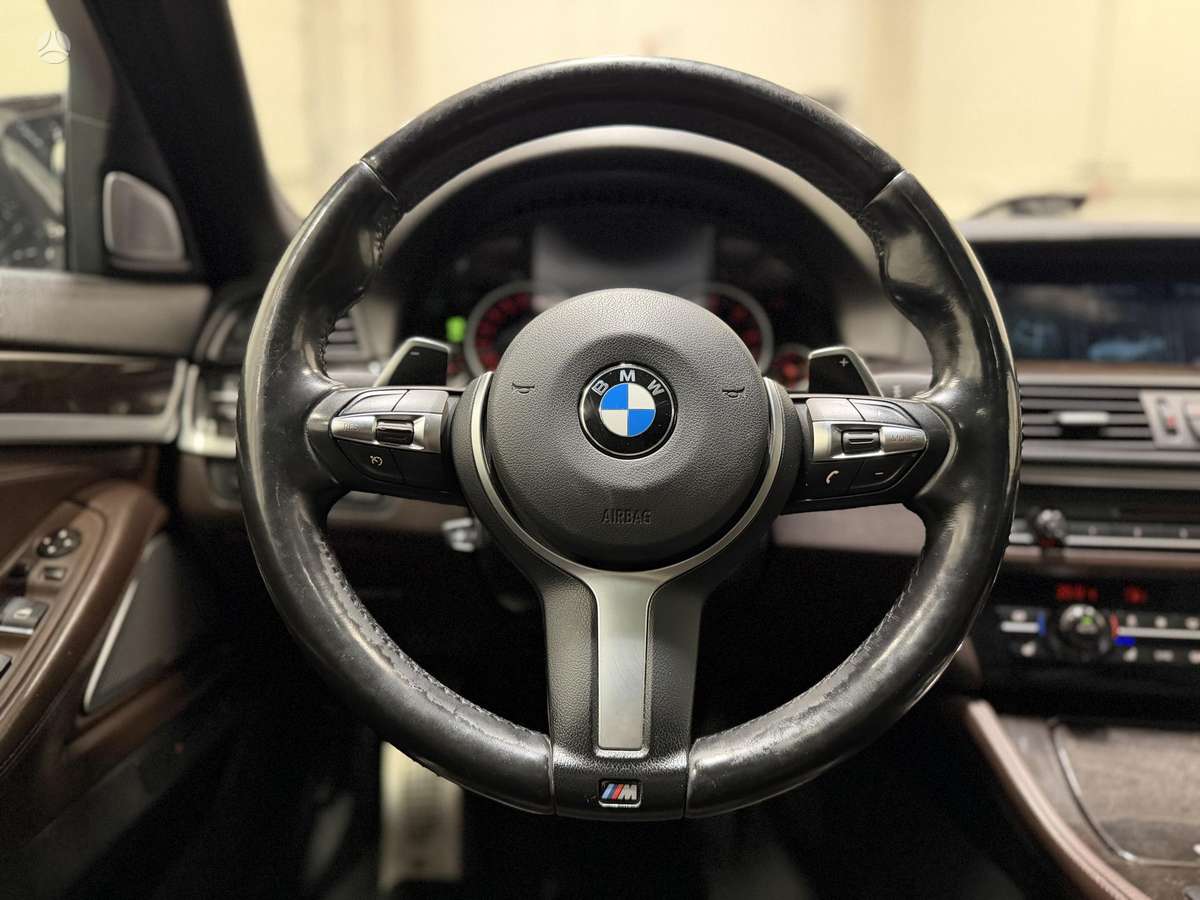 BMW 550, 4.4 l., Седан