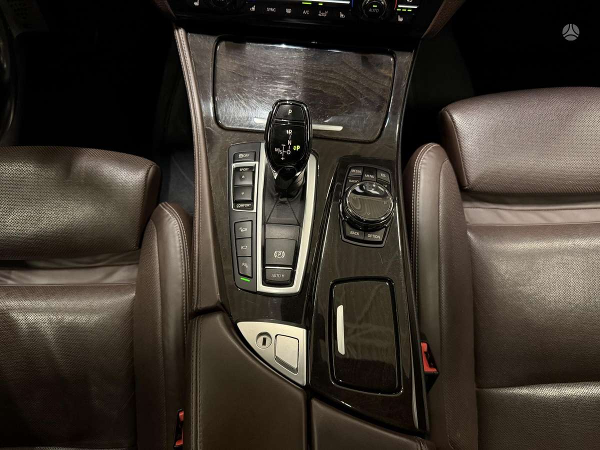 BMW 550, 4.4 l., Седан
