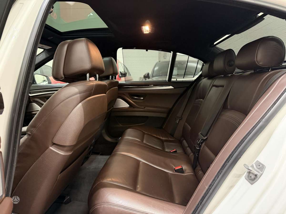 BMW 550, 4.4 l., Седан
