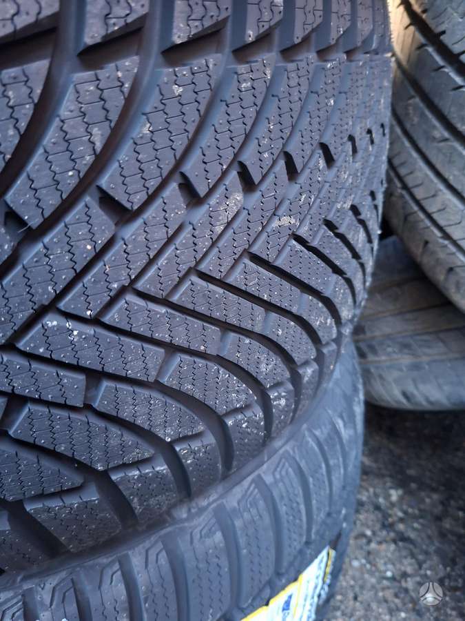 Austone, summer 275/40 R20
