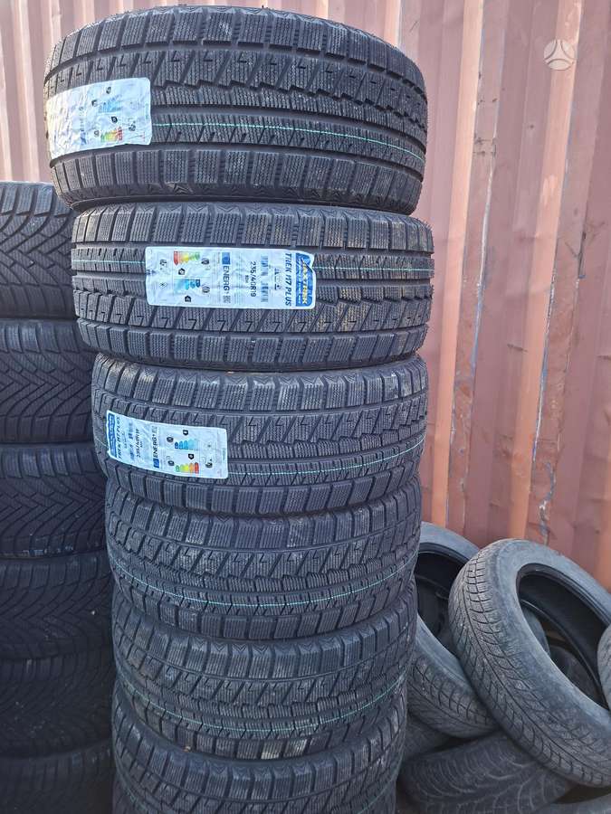 Maxtrek, зимние 235/40 R19