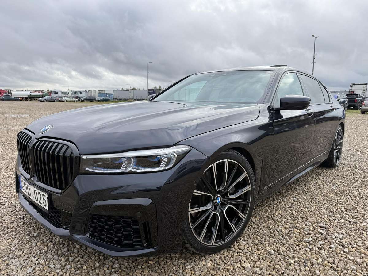 BMW 750, 4.4 l., Седан