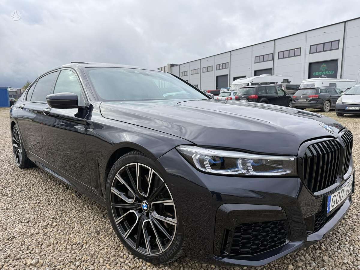 BMW 750, 4.4 l., Седан