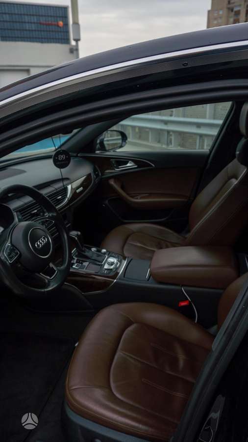 Audi A6, sedanas