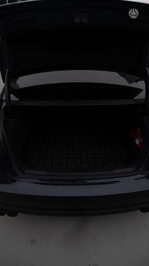 Audi A6, sedanas