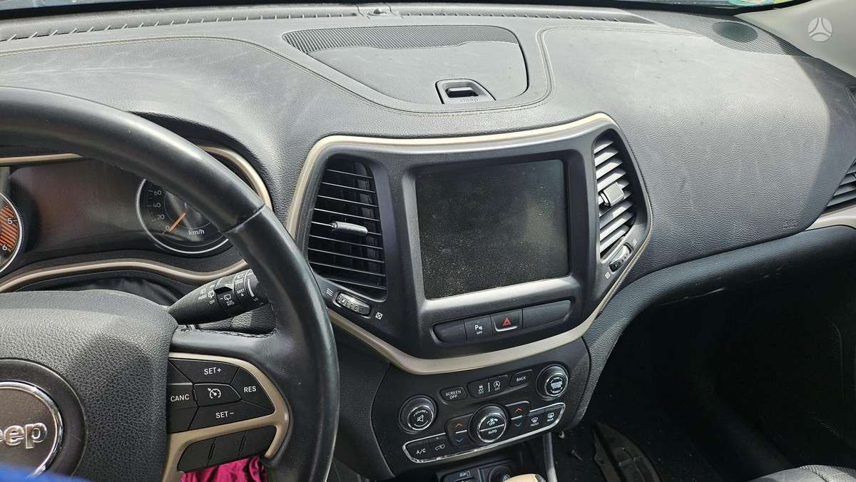 Jeep Cherokee dalimis
