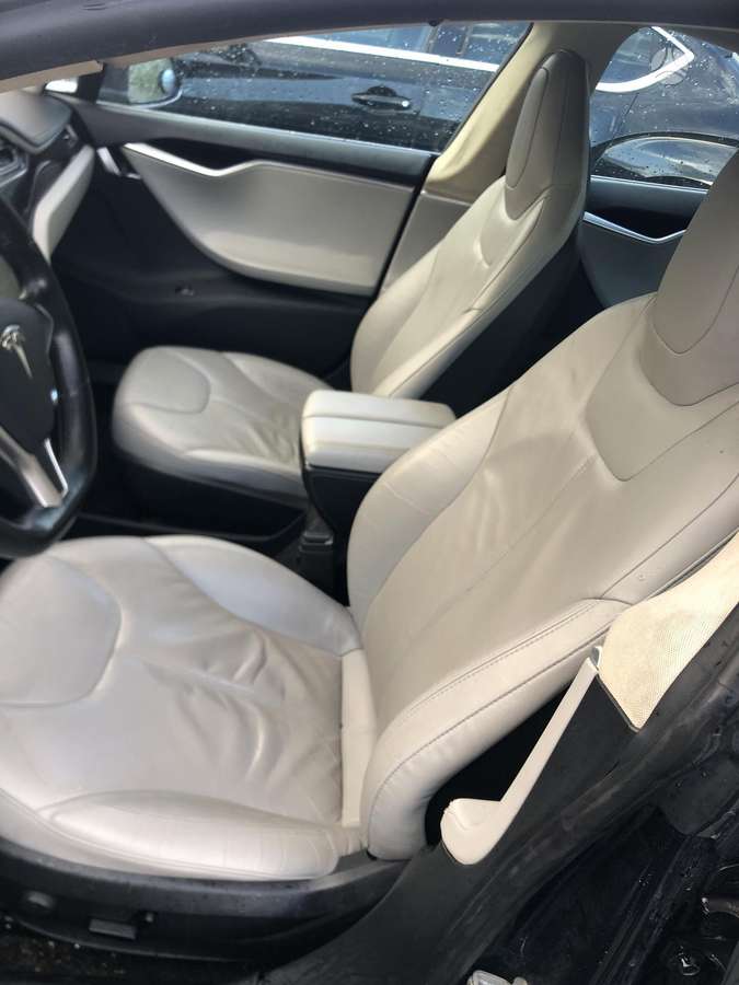 Tesla Model S, 60 кВт·ч, Хэтчбек
