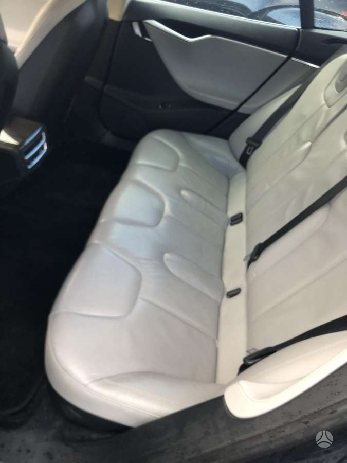 Tesla Model S, 60 kWh, hatchback