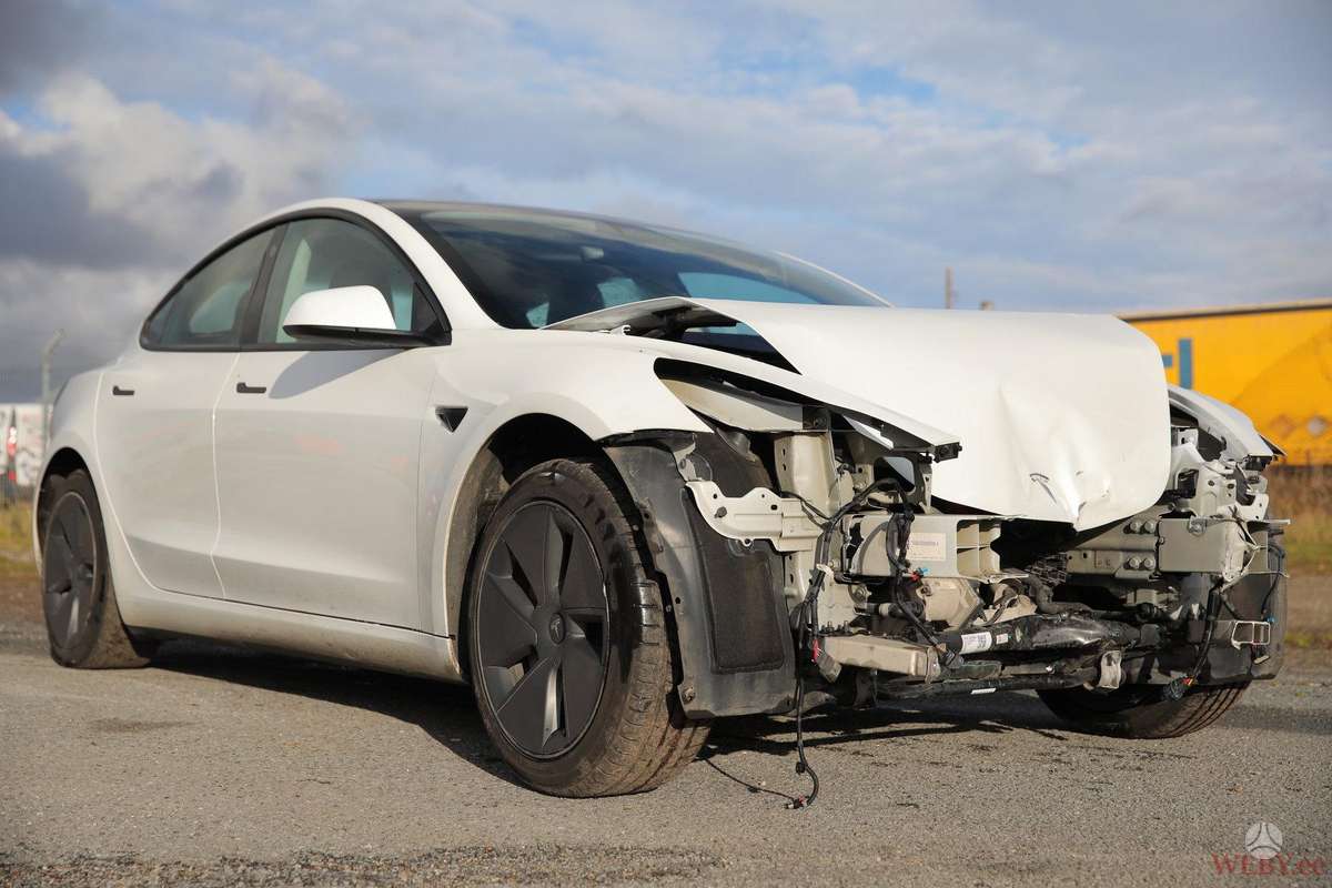 Tesla Model 3, saloon / sedan