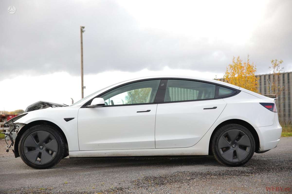 Tesla Model 3, saloon / sedan