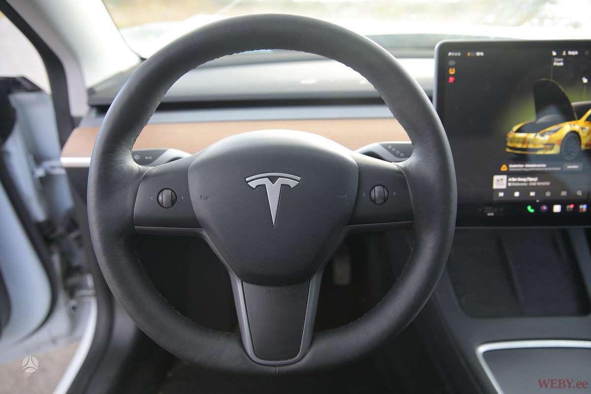 Tesla Model 3, saloon / sedan