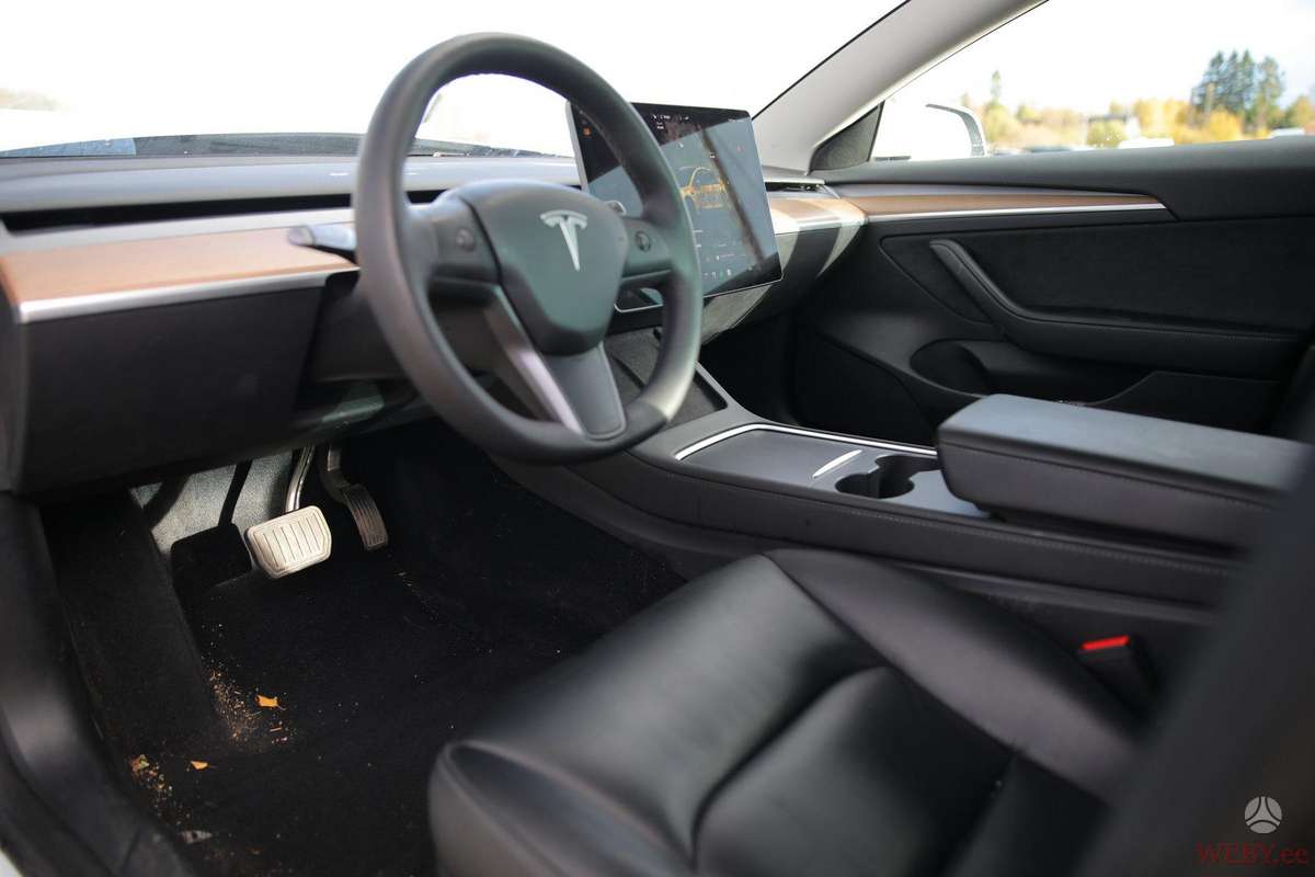 Tesla Model 3, saloon / sedan