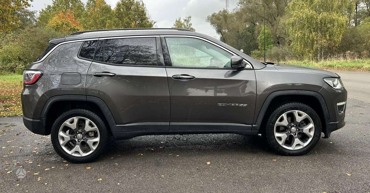 Jeep Compass, 2.0 l., off-road / crossover