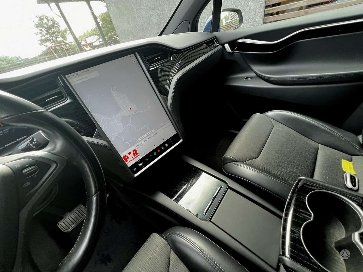 Tesla Model X, 75 кВт·ч, Внедорожник / Кроссовер