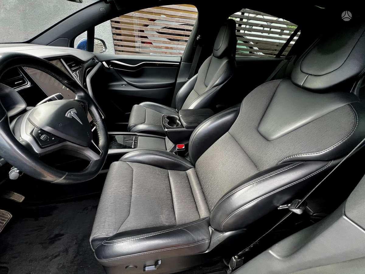 Tesla Model X, 75 кВт·ч, Внедорожник / Кроссовер