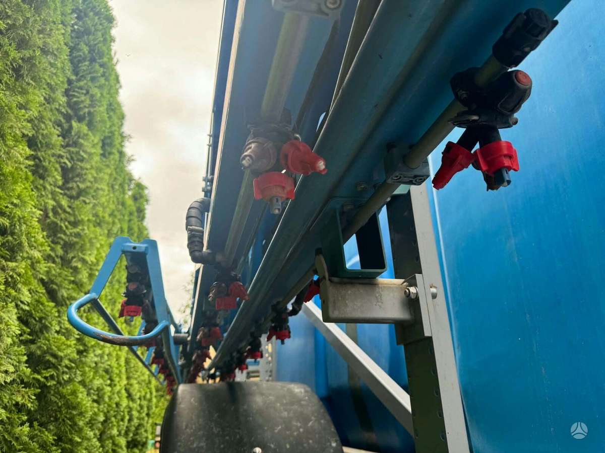 Lemken Albatros 9, sprayers