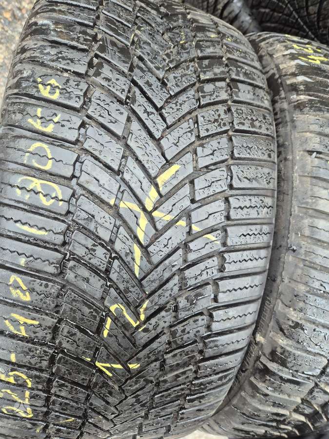 Bridgestone, всесезонные 225/40 R18