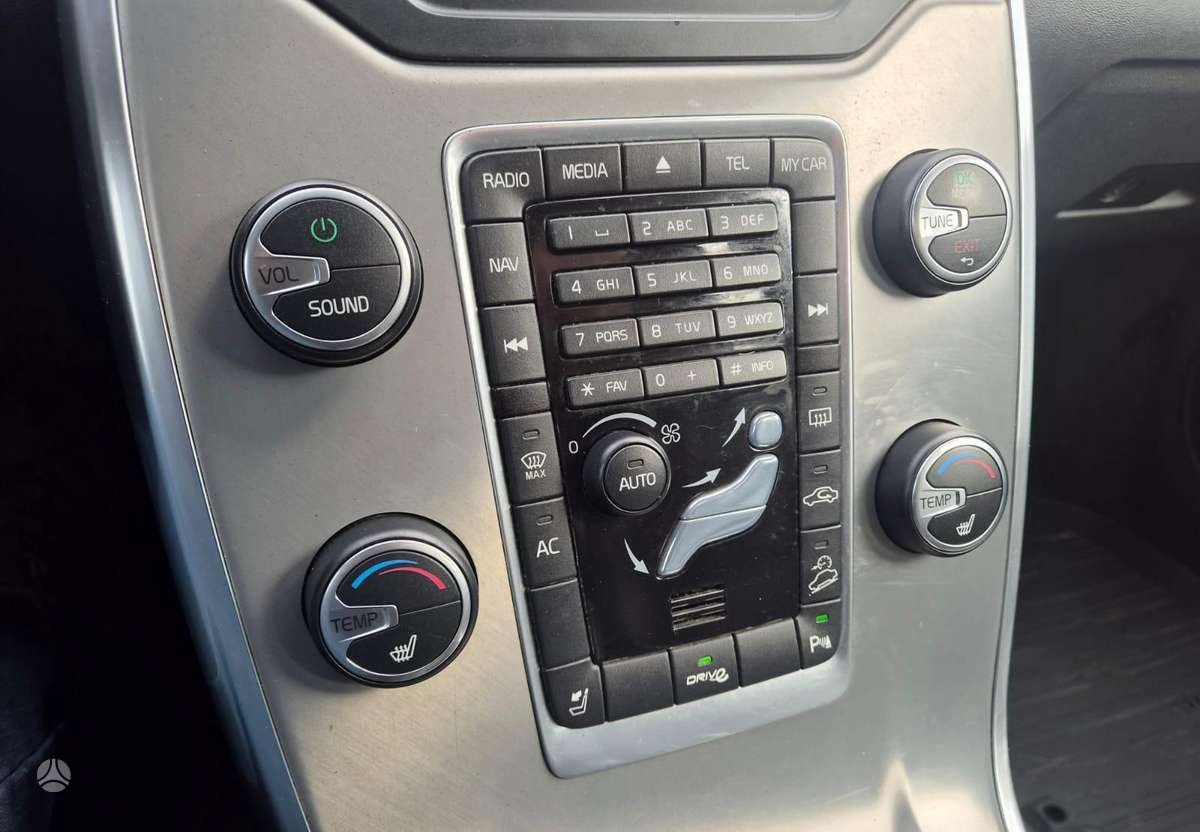 Volvo XC70, 2.4 l., wagon