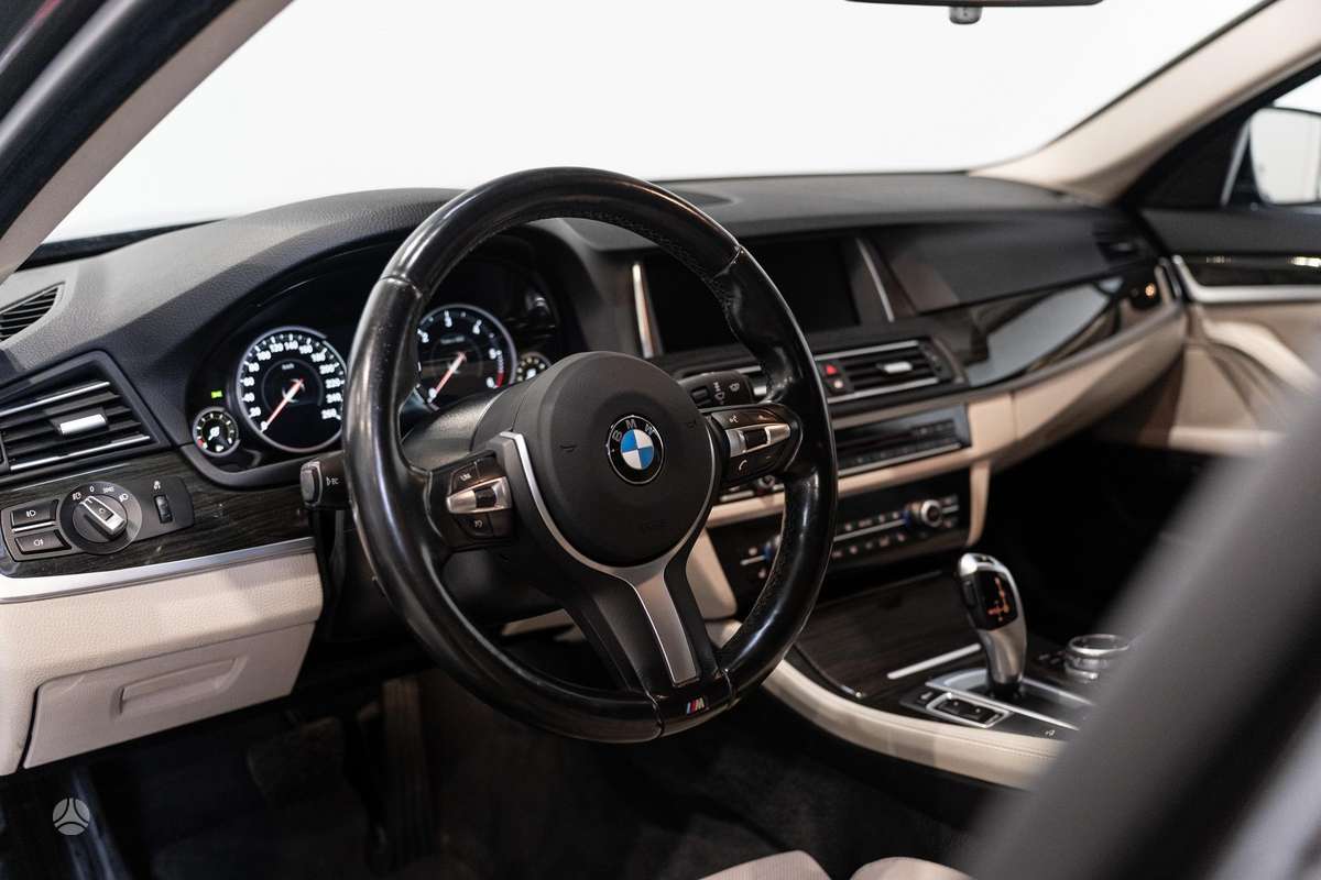 BMW 520, 2.0 l., Седан