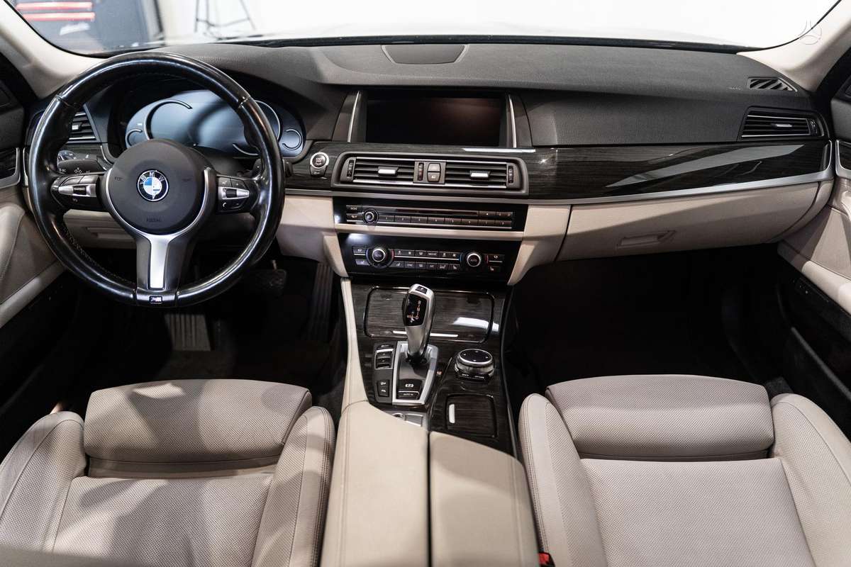 BMW 520, 2.0 l., Седан