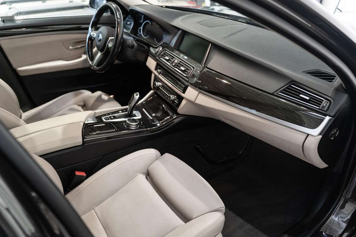 BMW 520, 2.0 l., Седан