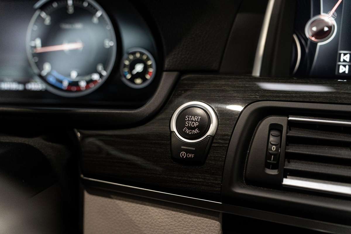BMW 520, 2.0 l., Седан