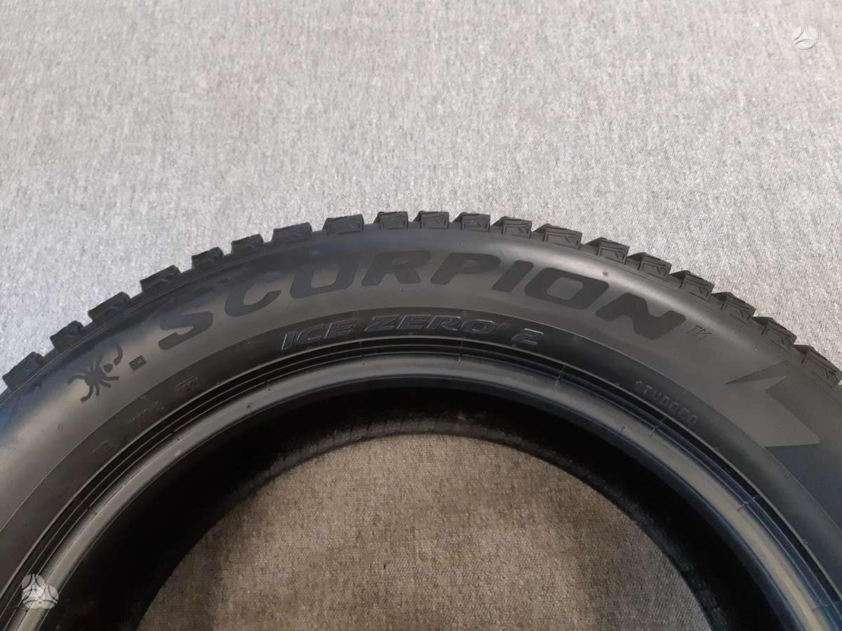 Pirelli 2022m 95% Ice Zero.2, всесезонные 235/55 R18