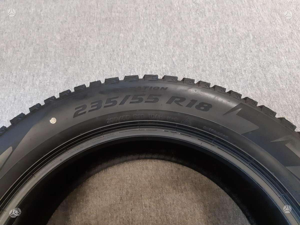 Pirelli 2022m 95% Ice Zero.2, всесезонные 235/55 R18
