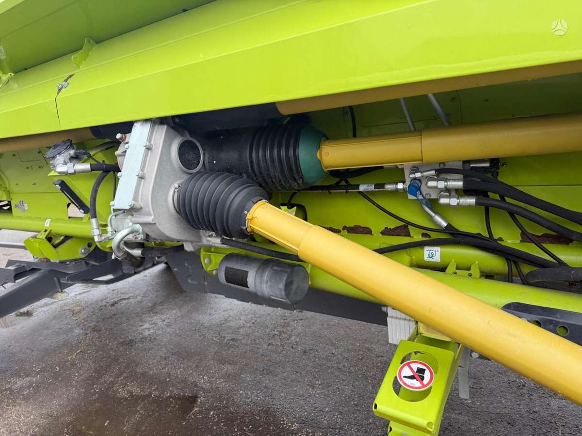 Claas Lexion 8700TT, kombainai