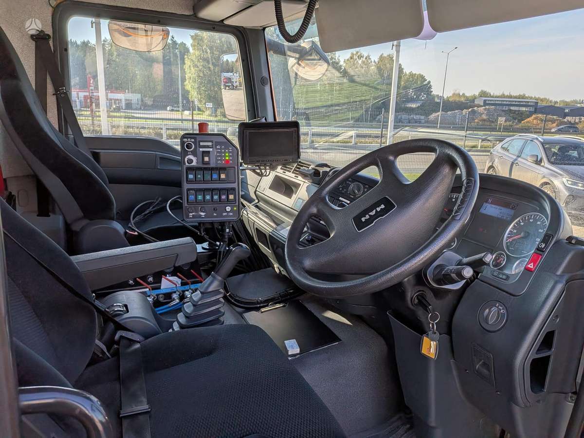 MAN TGL 12.200, šlavimo mašinos