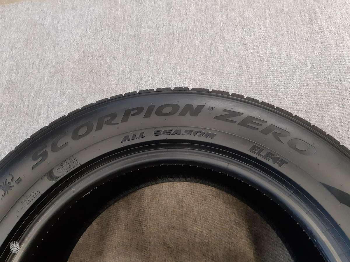 Pirelli 2022m 98% Ice Zero.2., всесезонные 235/60 R18