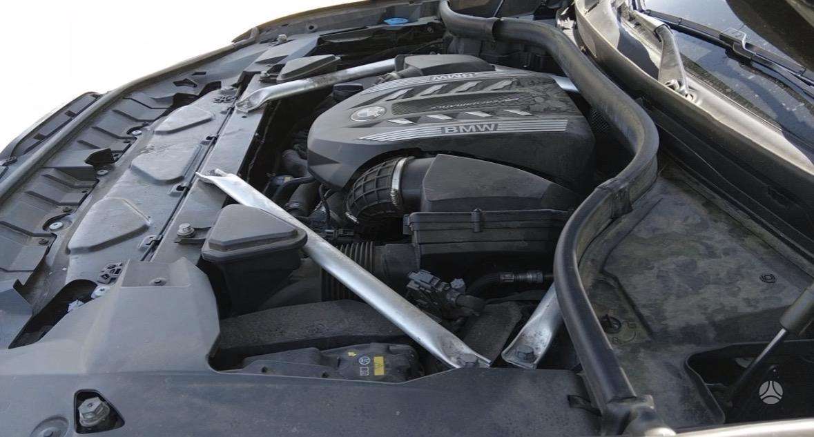 BMW X7, N63B44D, variklio detalės