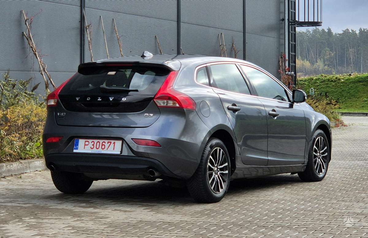 Volvo V40, 2.0 l., hatchback
