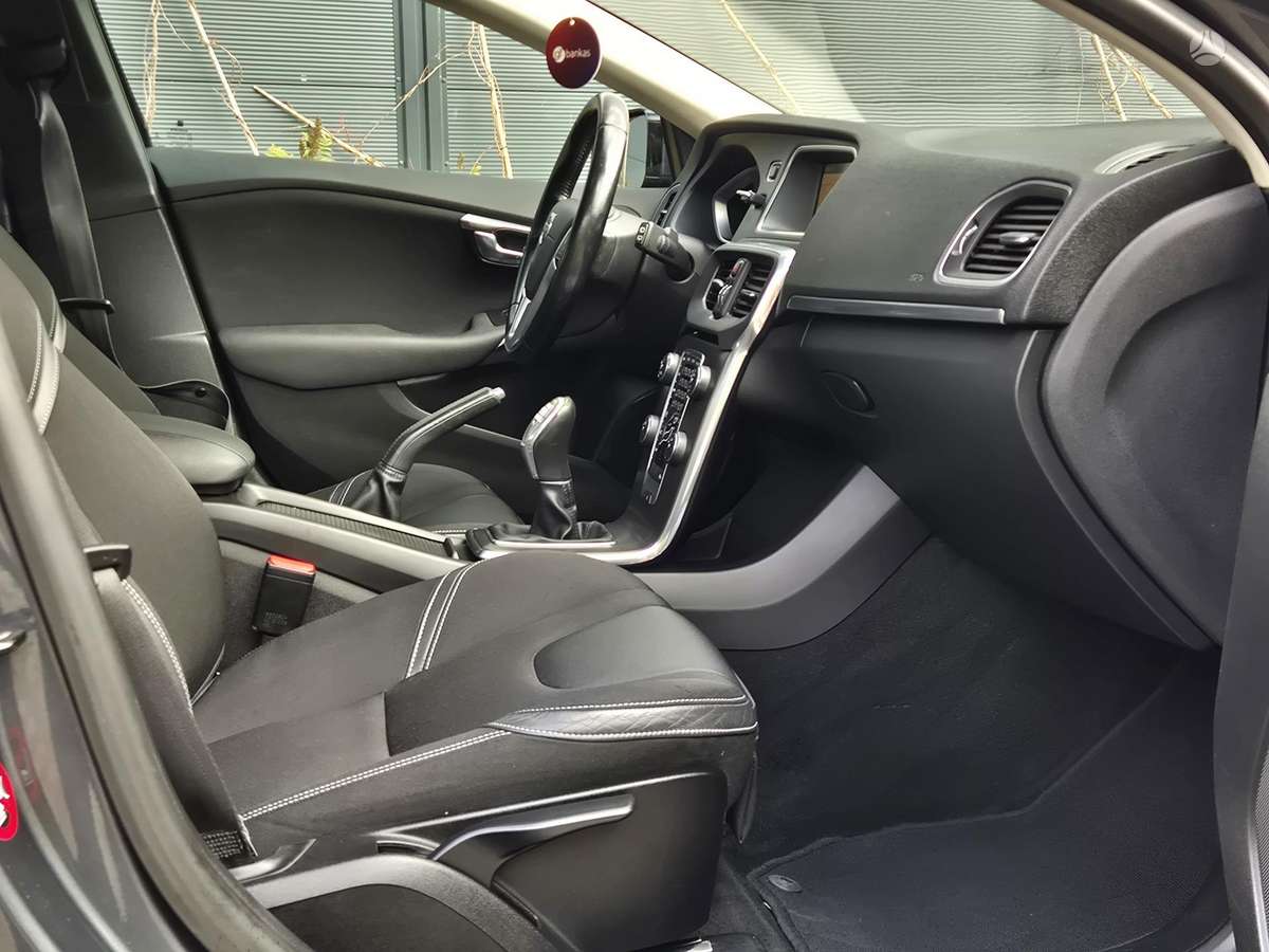 Volvo V40, 2.0 l., Хэтчбек