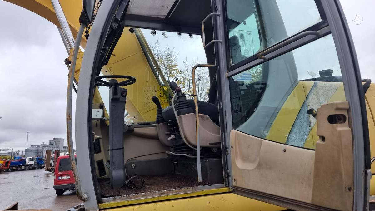 New Holland MH City, экскаваторы