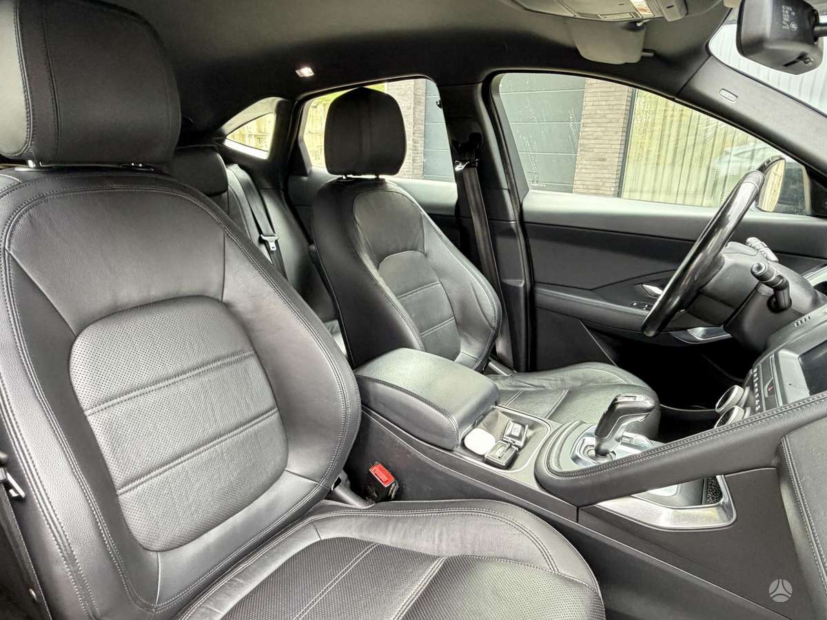 Jaguar E-Pace, 2.0 l., Внедорожник / Кроссовер