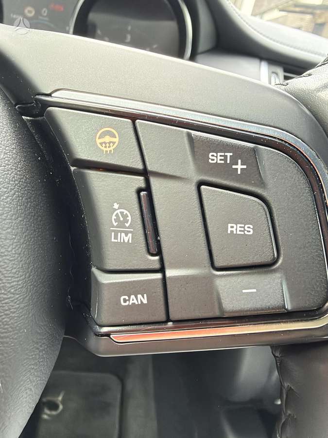 Jaguar E-Pace, 2.0 l., Внедорожник / Кроссовер