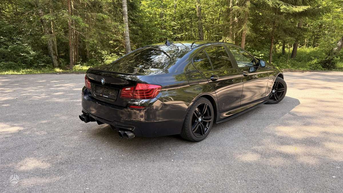 BMW 520, saloon / sedan