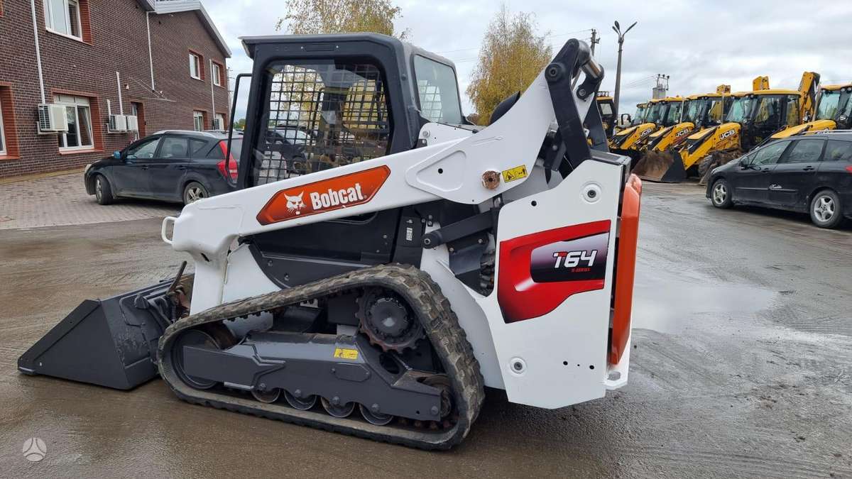 Bobcat T 64, mini loaders