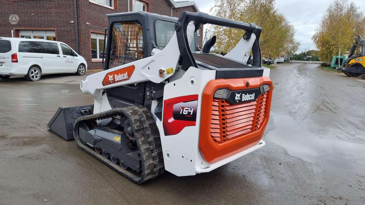 Bobcat T 64, mini loaders