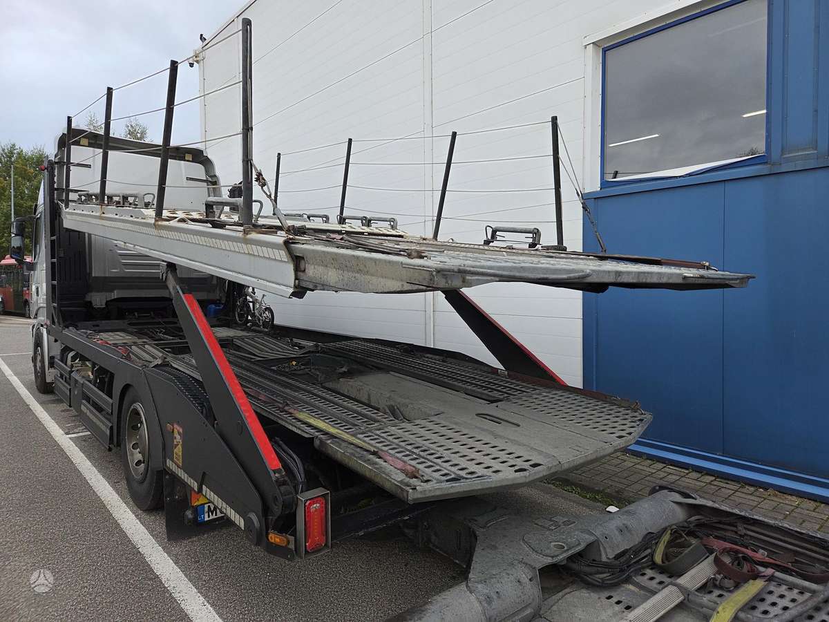 Iveco Stralis, auto transporters