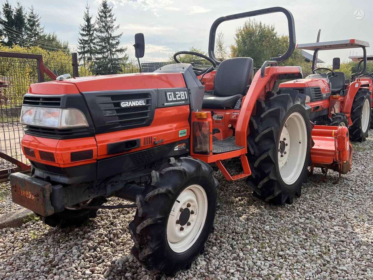 Kubota ĮVAIRIŲ MODELIŲ, тракторы
