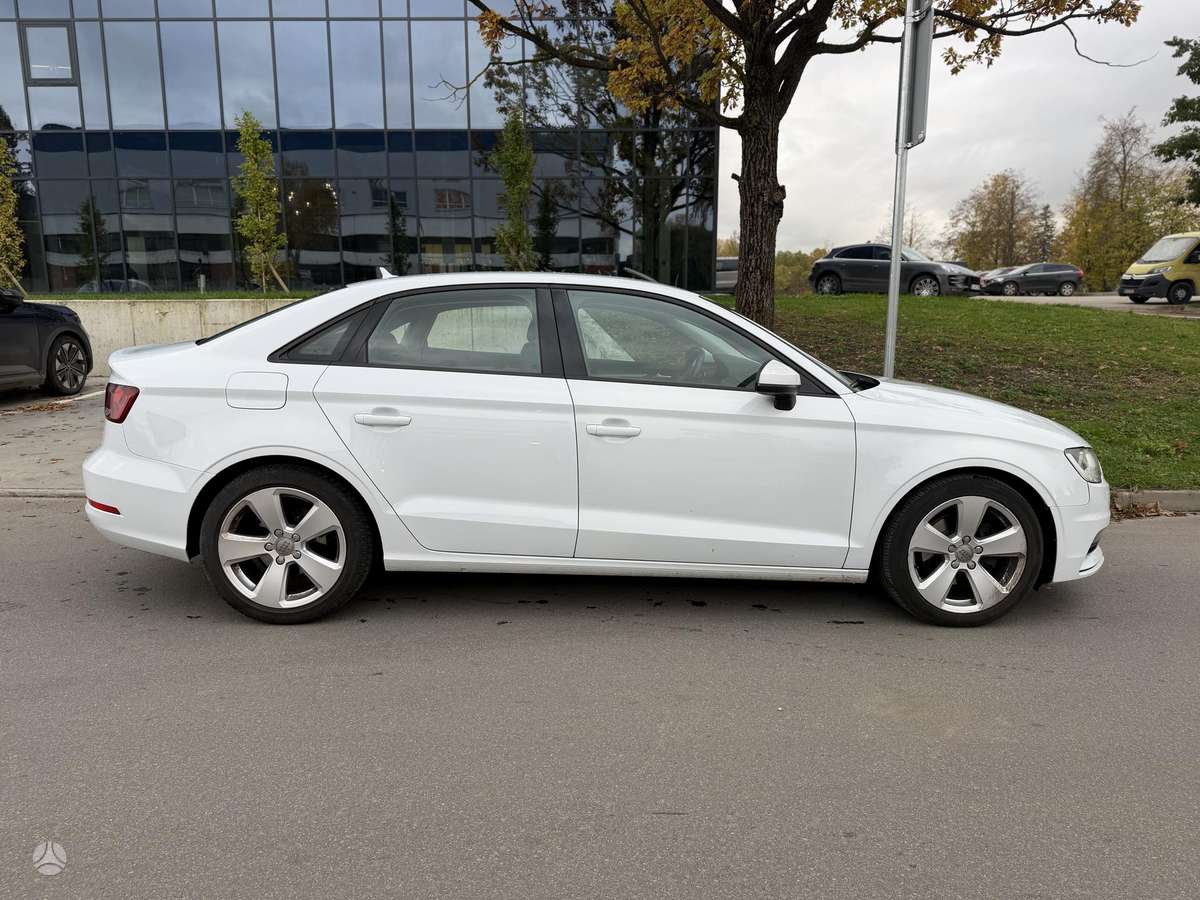 Audi A3, 1.6 l., Седан