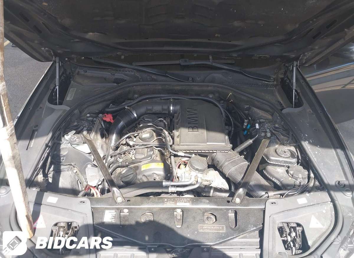 BMW 535 dalimis. 535xi usa