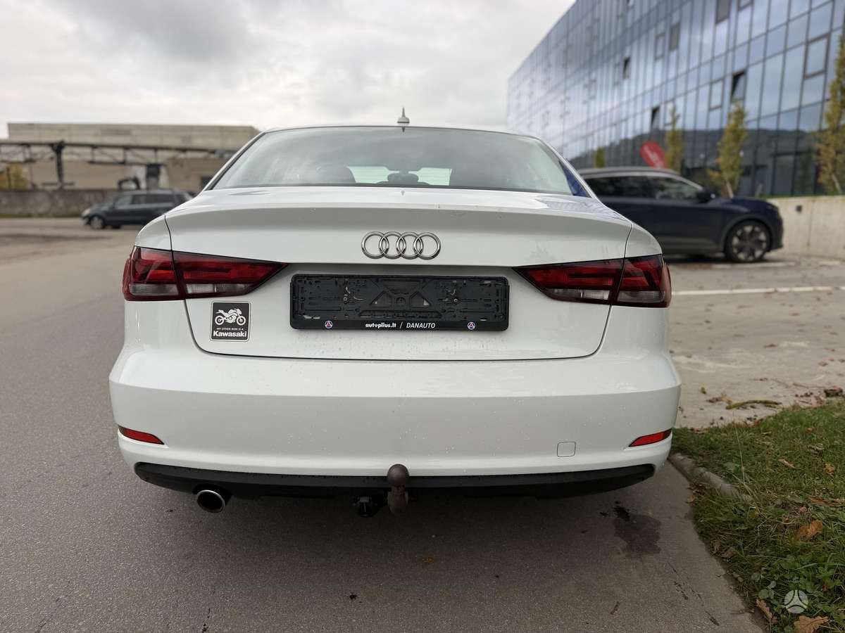 Audi A3, 1.6 l., Седан
