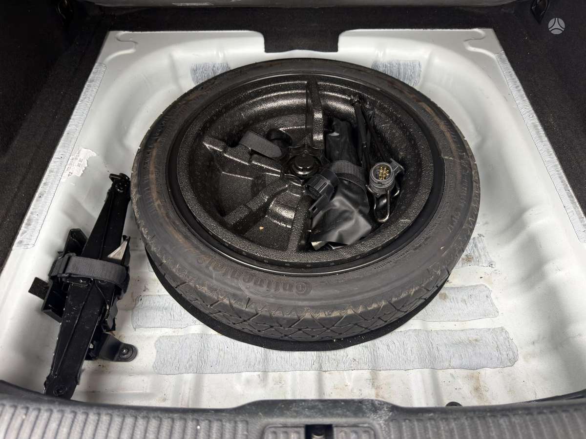 Audi A3, 1.6 l., Седан